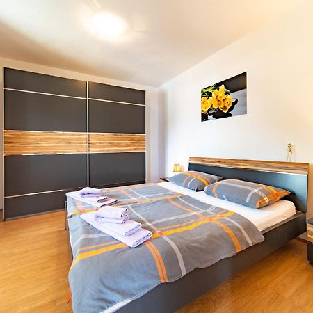 Apartments Lores 라브 외부 사진
