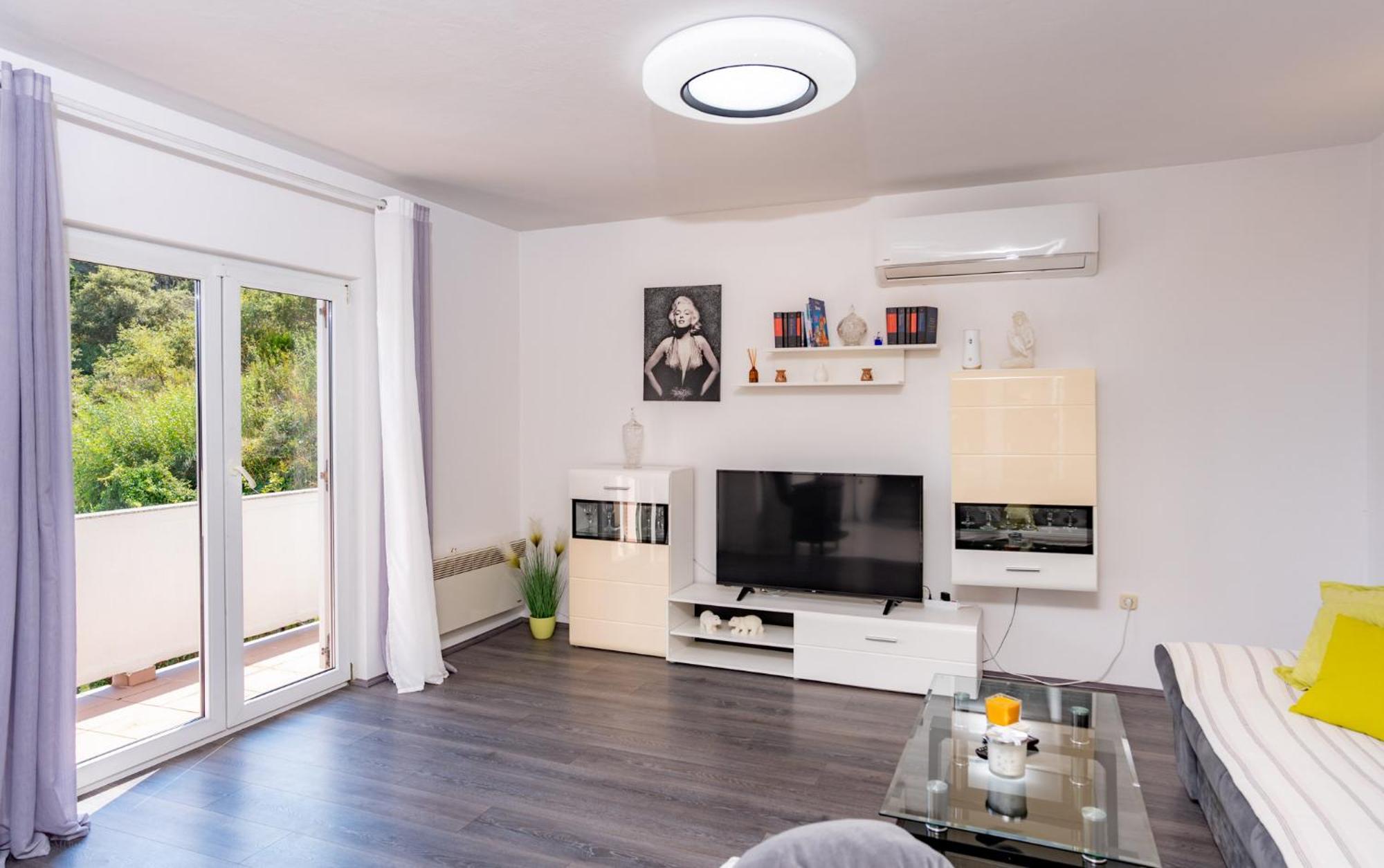 Apartments Lores 라브 외부 사진
