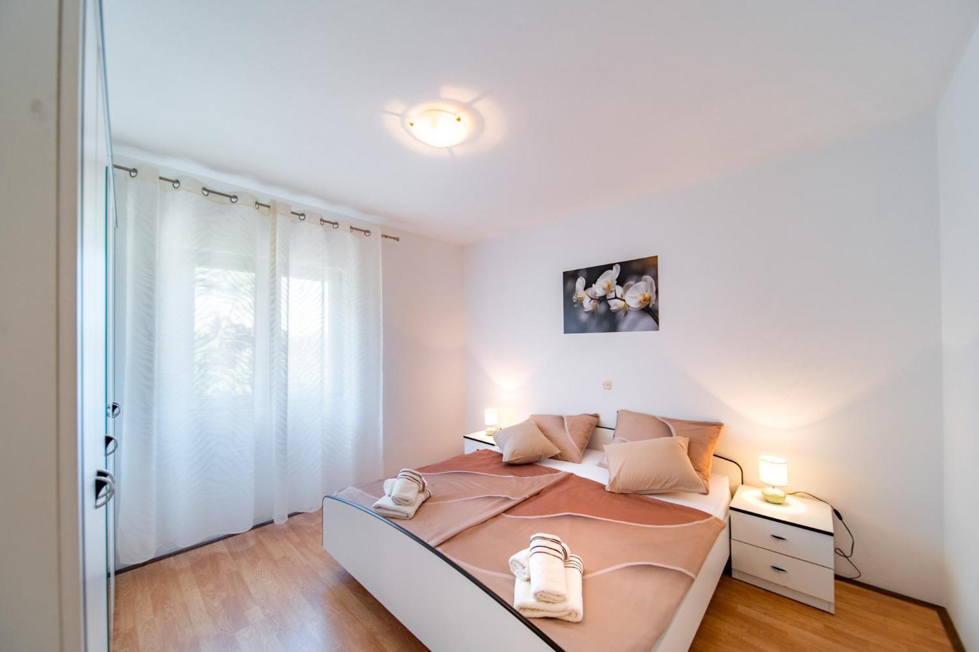 Apartments Lores 라브 외부 사진