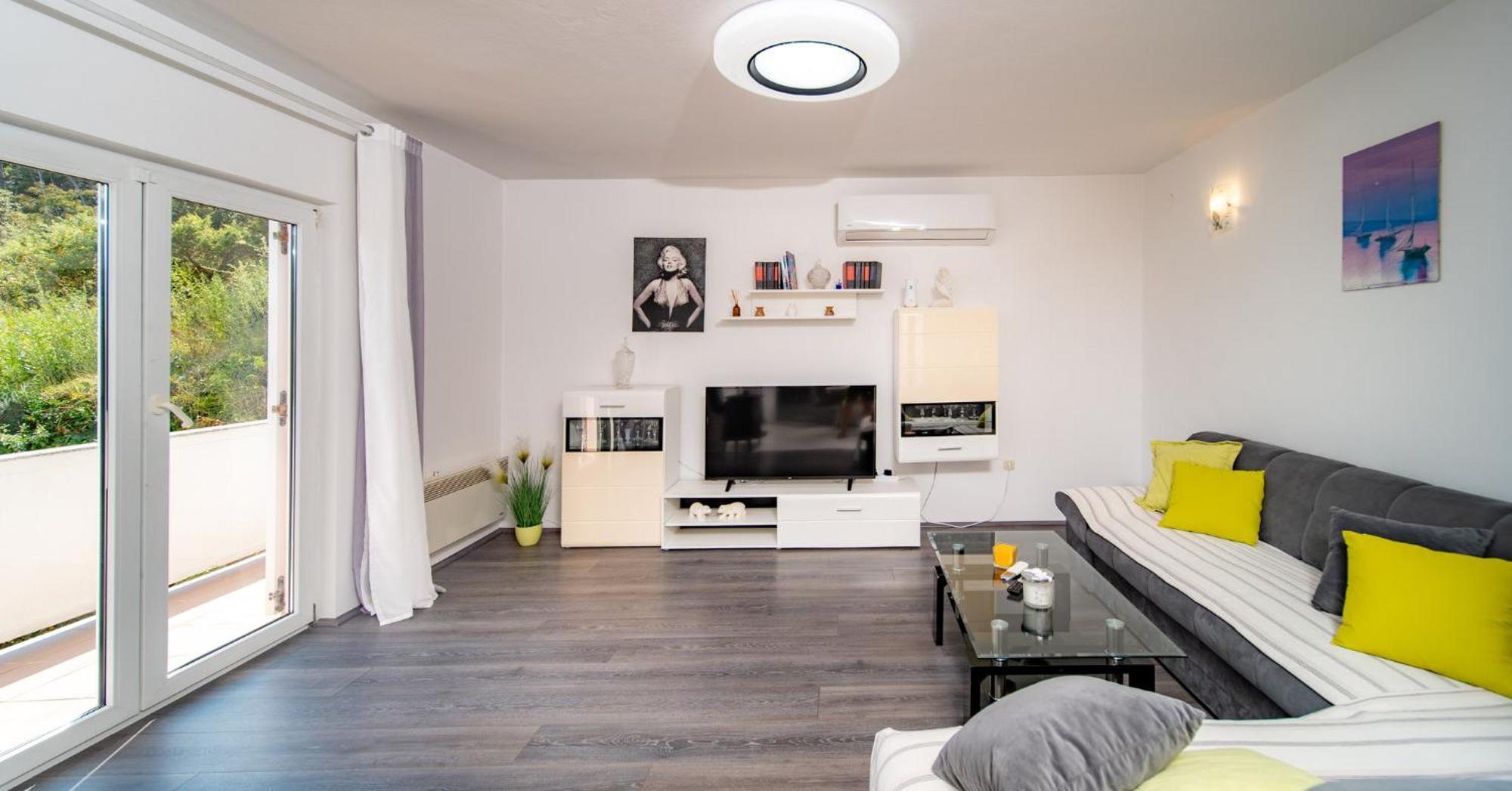 Apartments Lores 라브 외부 사진