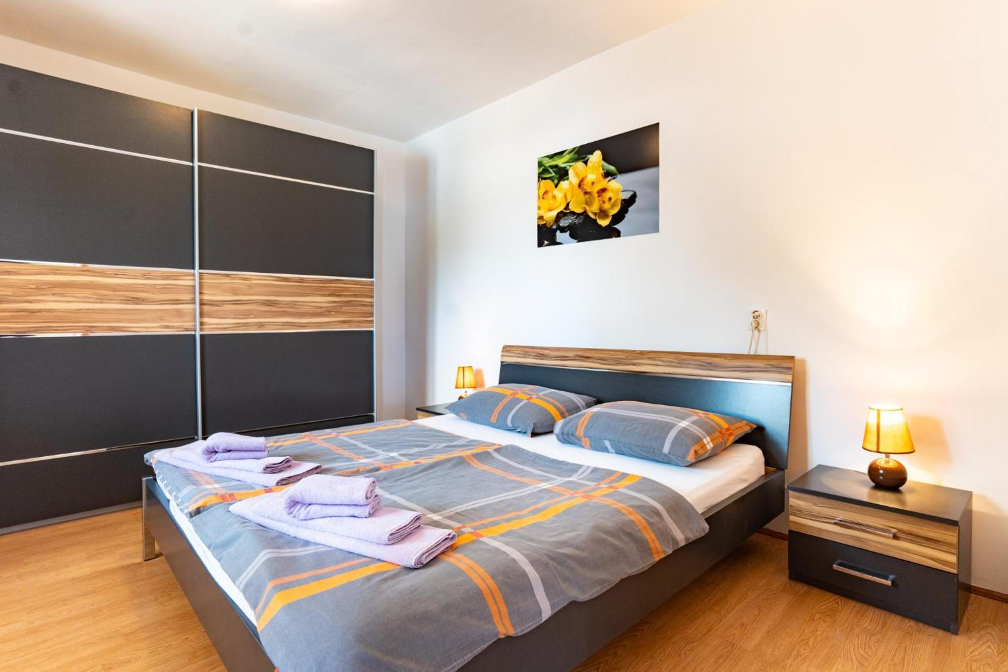 Apartments Lores 라브 외부 사진