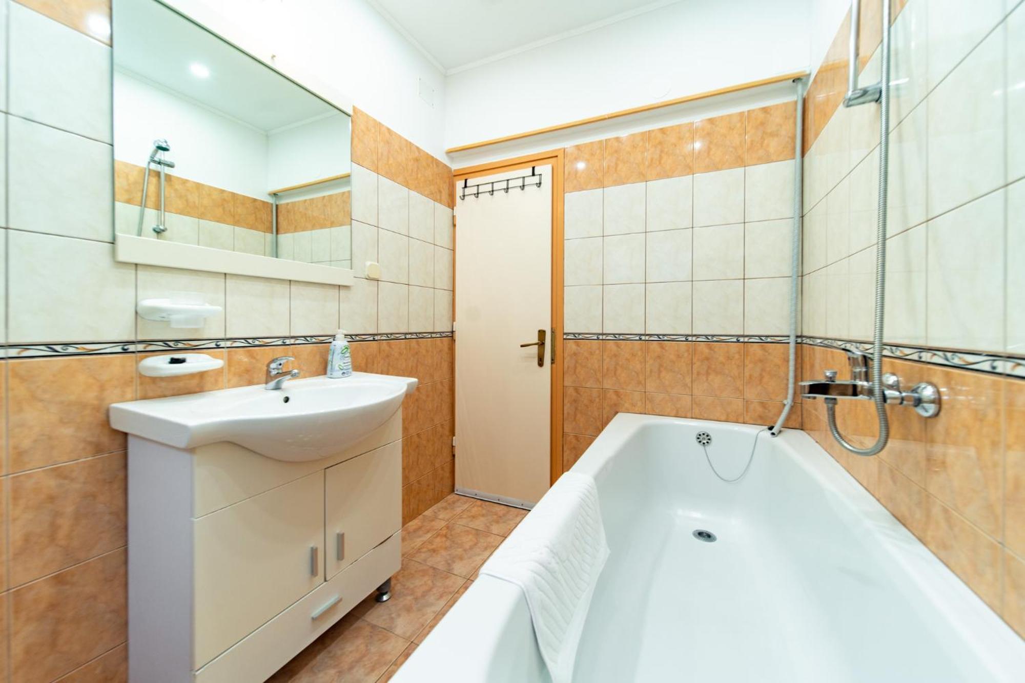 Apartments Lores 라브 외부 사진
