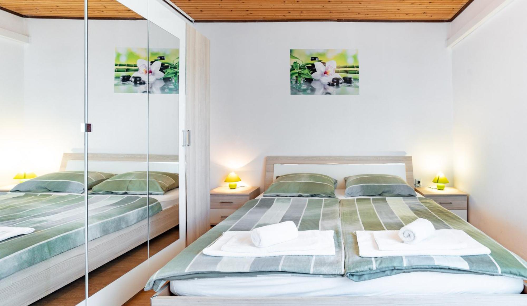 Apartments Lores 라브 외부 사진