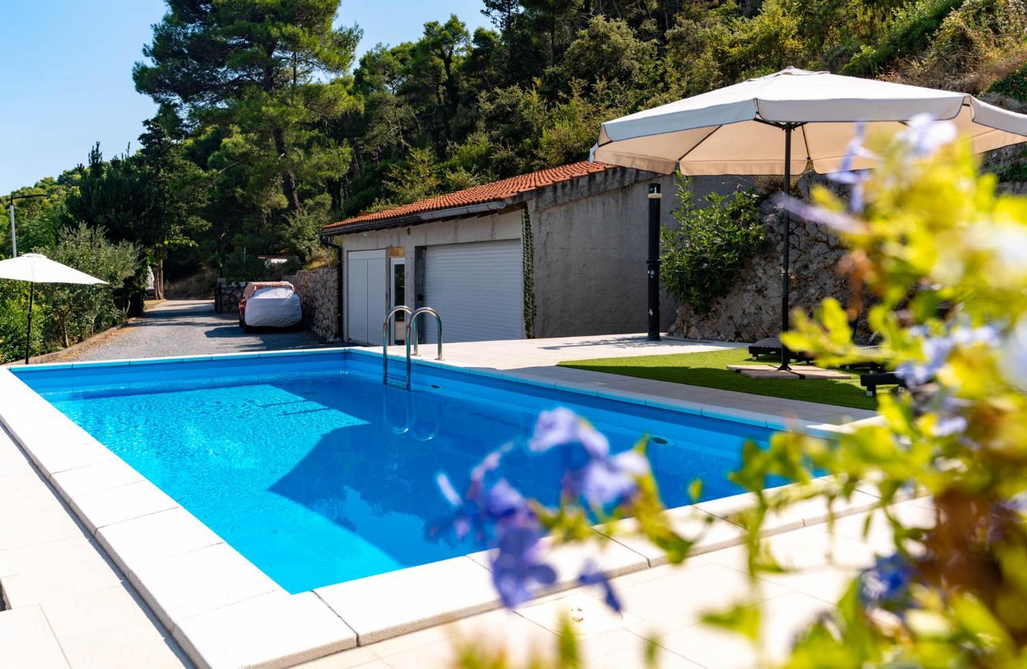 Apartments Lores 라브 외부 사진