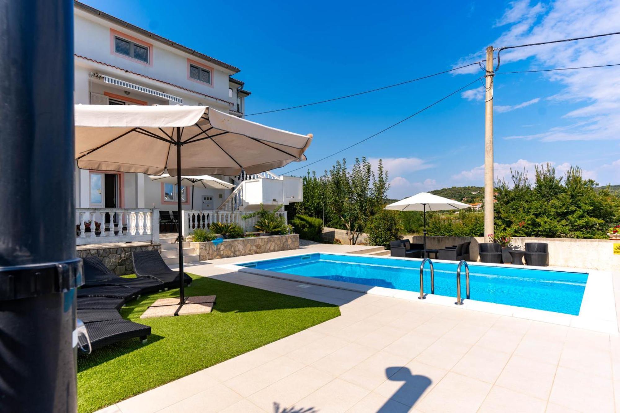Apartments Lores 라브 외부 사진
